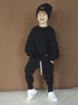 Dres chłopięcy ze spodniami SLIM CZARNY