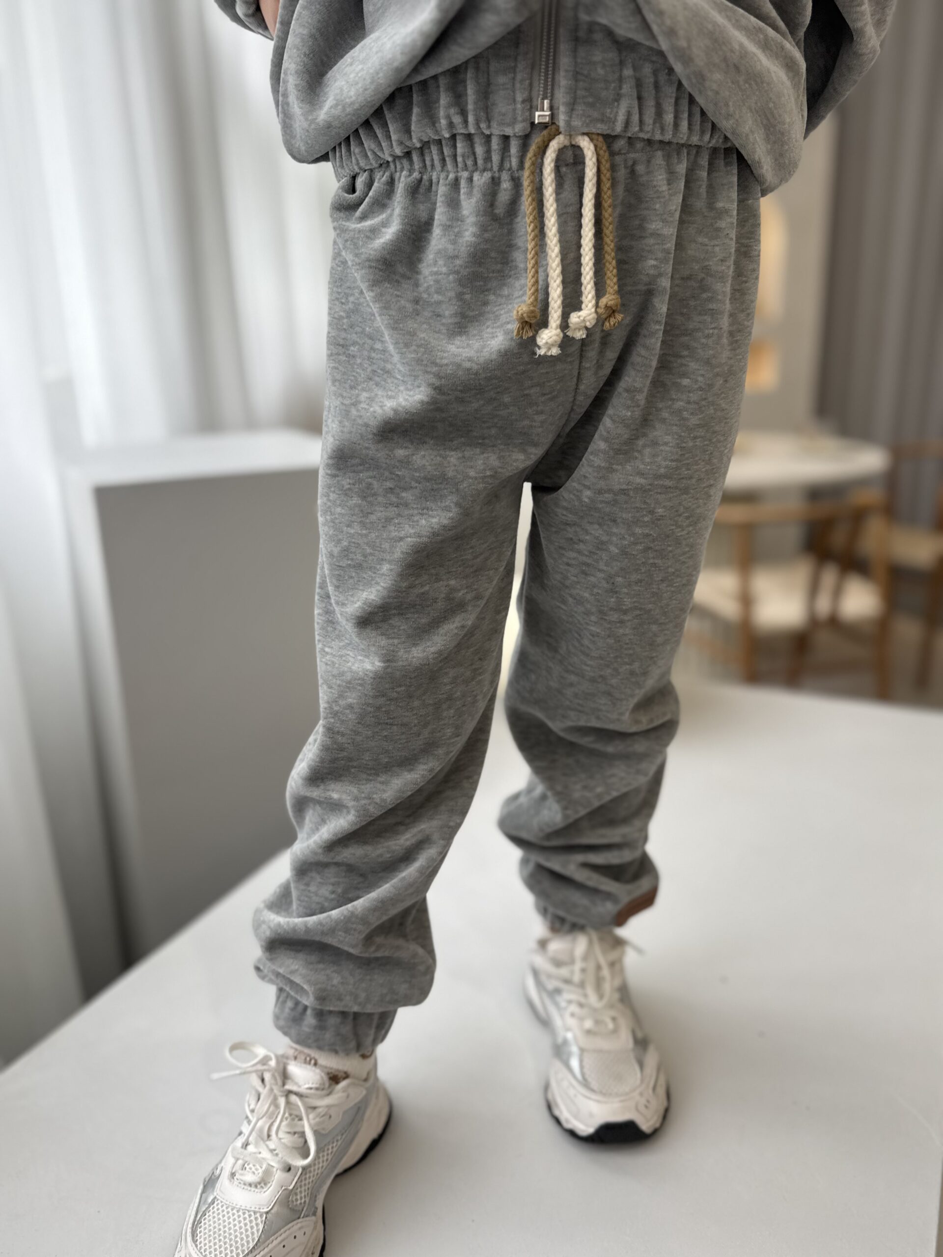 IMG_5793 Spodnie welurowe dla chłopca SZARY