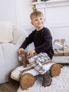 Komplet chłopięcy bluza CZEKOLADA i baggy KRATA