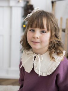 Kołnierzyk dla dziewczynki Z FALBANKAMI