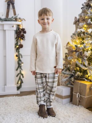 Komplet chłopięcy bluza ECRU i baggy KRATA