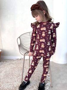 Zestaw koszulka z falbankami z legginsami PIESKI bordo