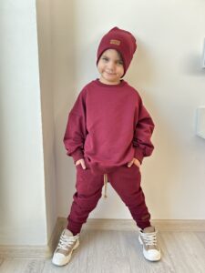 Dres chłopięcy ze spodniami SLIM BORDO