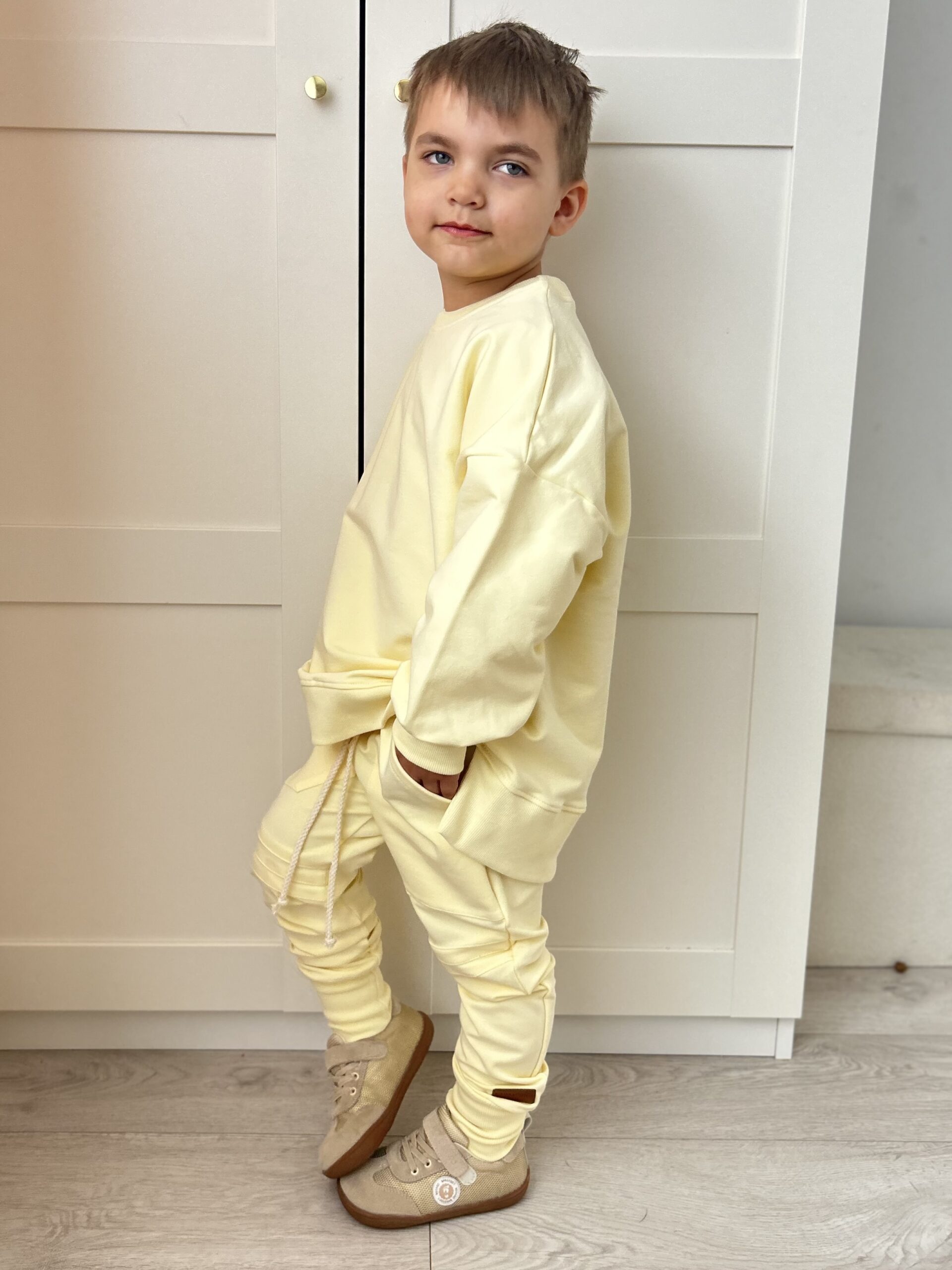 Dres chłopięcy ze spodniami SLIM MASEŁKO