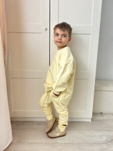 Dres chłopięcy ze spodniami SLIM MASEŁKO