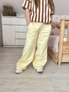 Szerokie spodnie dziecięce MASEŁKO